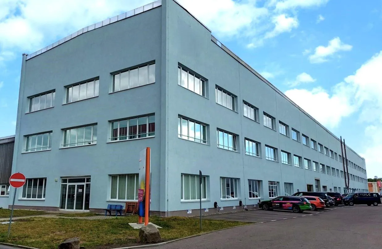 hochgeladen/objekte/gross/webp/105d9fc6b5944ebab3fa9e9ebc936bf0.webp
