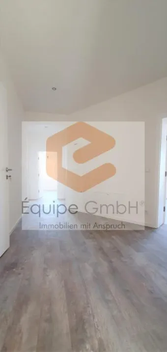 hochgeladen/objekte/gross/webp/220d85d32fc24f659108fd57e4a0fdb4.webp