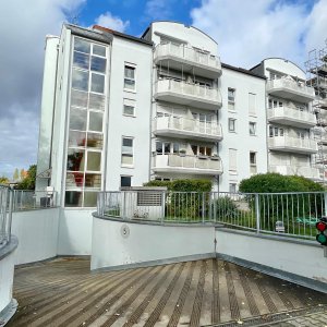 Hausansicht mit TG Einfahrt