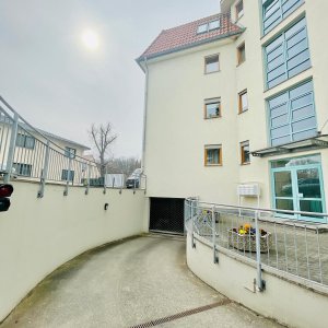 Tiefgarageneinfahrt