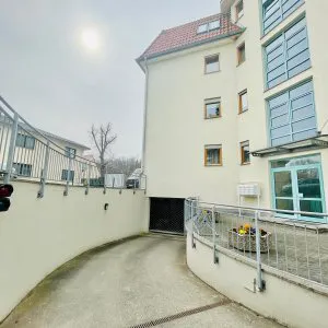 Tiefgarageneinfahrt