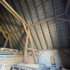 Dachboden mit Scheune 