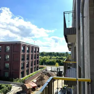 seitlicher Blick auf Elbe