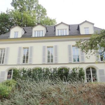 Mehrfamilienhaus
